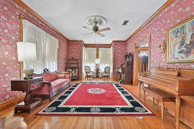 Photo - 1403 Broadway Avenue J