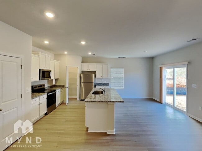 Photo - 104 Lightning Dr