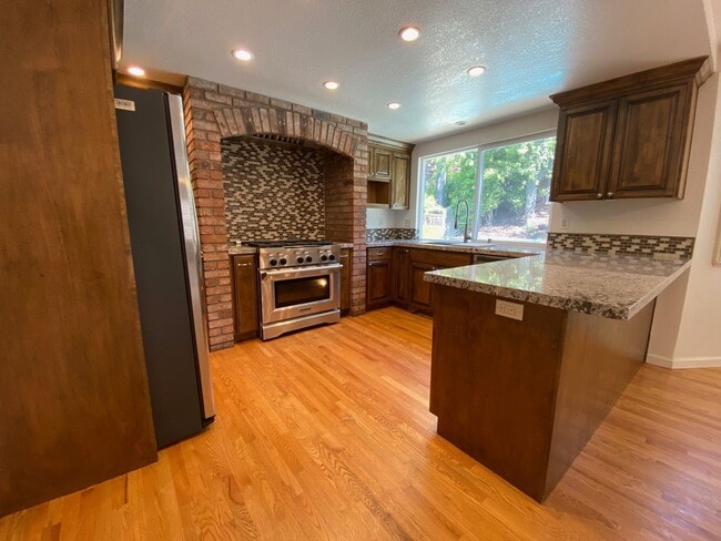 Photo - ALMADEN VALLEY - Sharp home with 4 large bedrooms (plus bonus room) and 3 full bathrooms, pool.