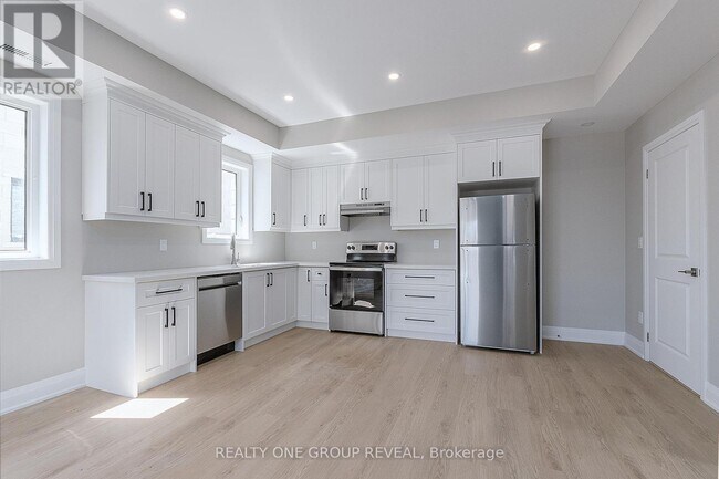 Photo - 223 Grenfell St Unit 2