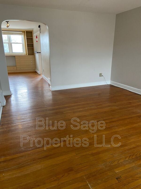 Photo - 2254 S Harwood Ave