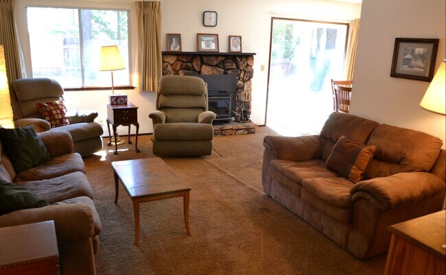 Photo - Single level 3BD Close to Heavenly & the c...