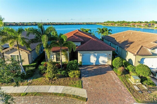 228 Maraviya Blvd