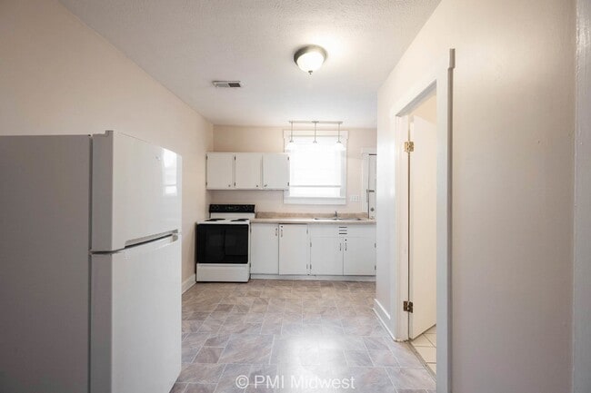 Photo - "Charming Compact Living in Heart of Lebanon – Ideal for Minimalists!" Unit 411 1/2