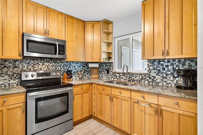 Photo - 5519 Commonwealth Ave N