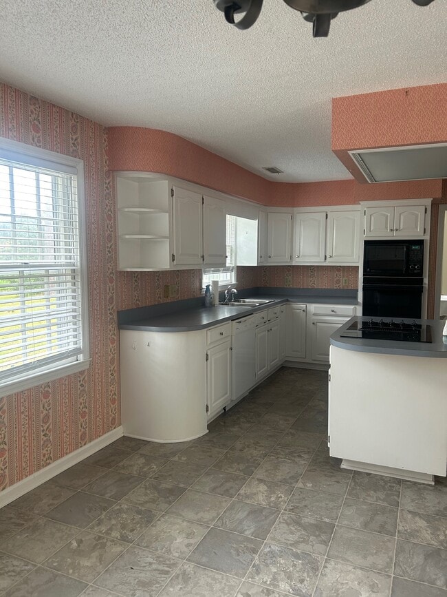 Photo - 4560 Smith Rd