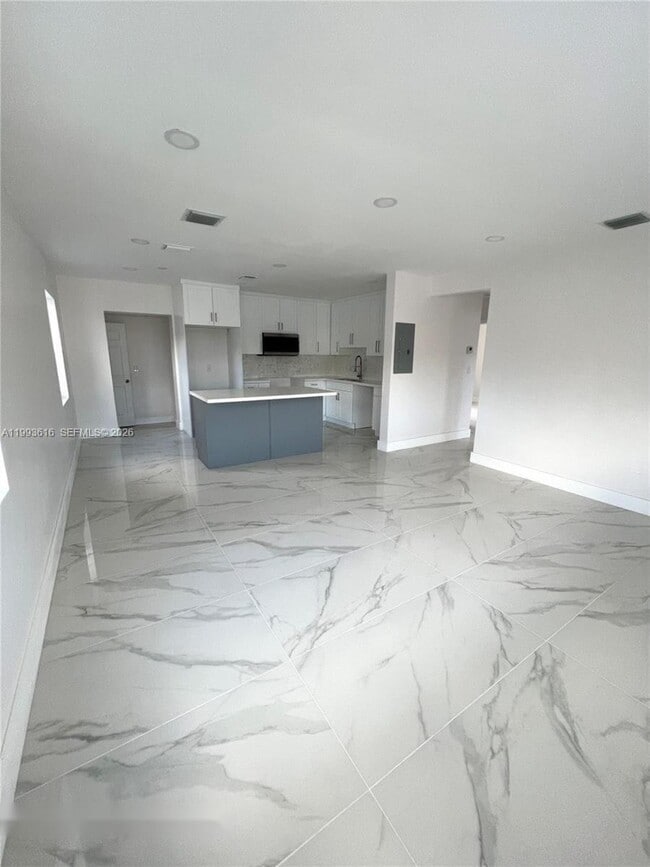 Photo - 31 SW 67th Ct