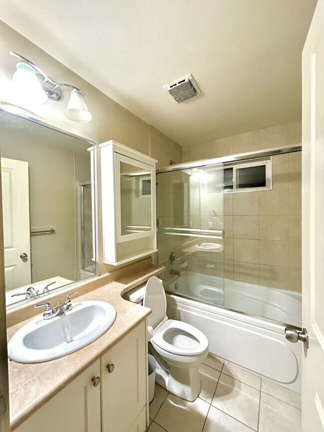 Photo - 2708 Boundary Rd