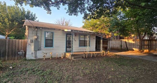 Building Photo - 5635 Millar Dr Rental