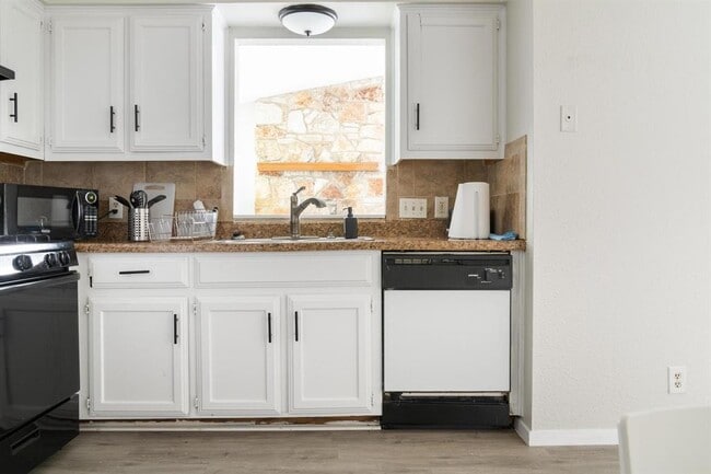 Photo - 1212 Bonnie Brae St