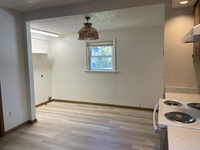 Laundry hookup off kitchen - 21 Lakeview Ter Unit 21 LakeviewTerrace-Dwn