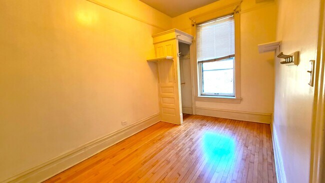 Photo - 833 W Newport Ave Unit 3