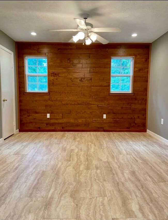 Photo - 17821 Theiss Mail Rte Rd