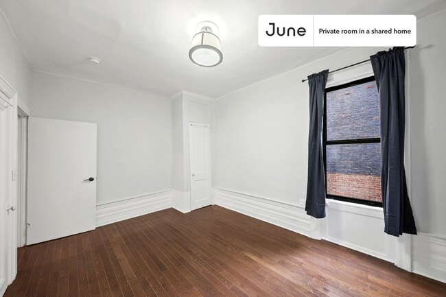 Room in Shared 3 bed/1 bath home in Hamilton Heights