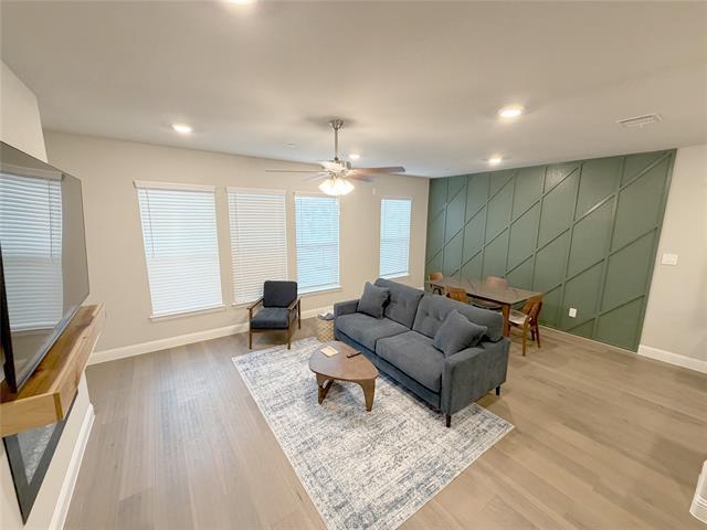 Photo - 328 Greenhouse Dr