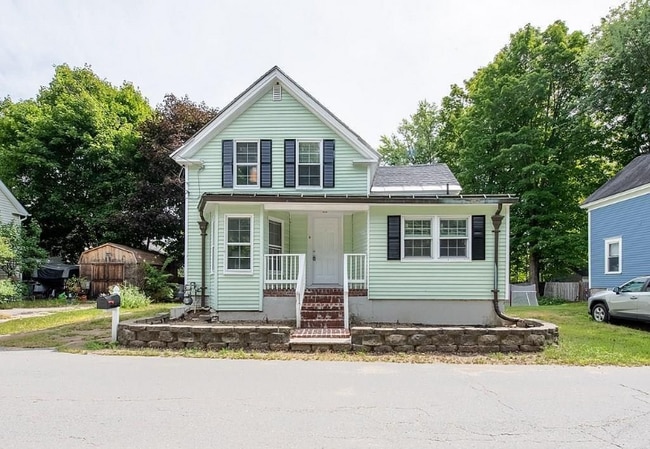 Building Photo - 5 Crescent St