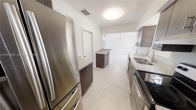 Photo - 490 NW 90th St