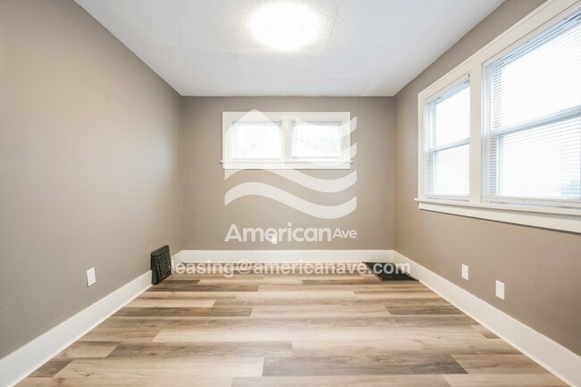 Photo - 1712 E Bowman St