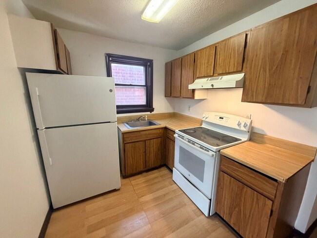 Photo - 357 Monroe St Unit Apt 2