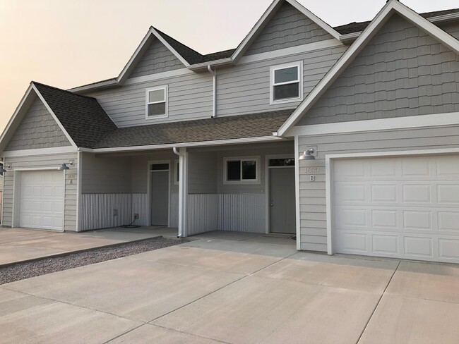 Building Photo - Harve Ave - Duplex Unit B