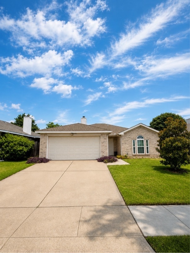Building Photo - 2304 Corral Dr