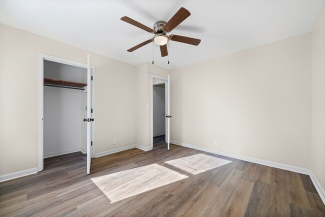 Photo - 564 Briarwood Dr