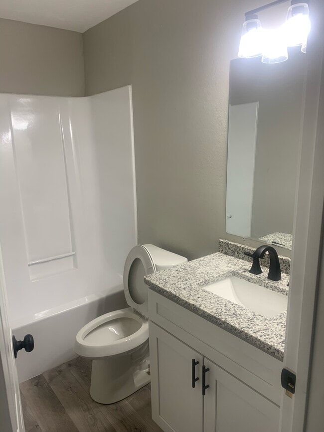 Photo - 3605 Thomas Dr Unit #3