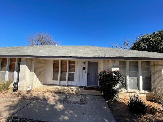 Photo - 2206 Kenbridge Dr