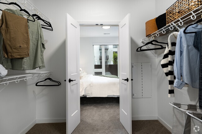 1BR, 1BA - 755SF - B2