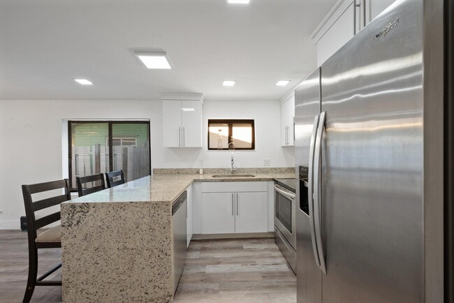 Photo - 836 SW 13th Ct