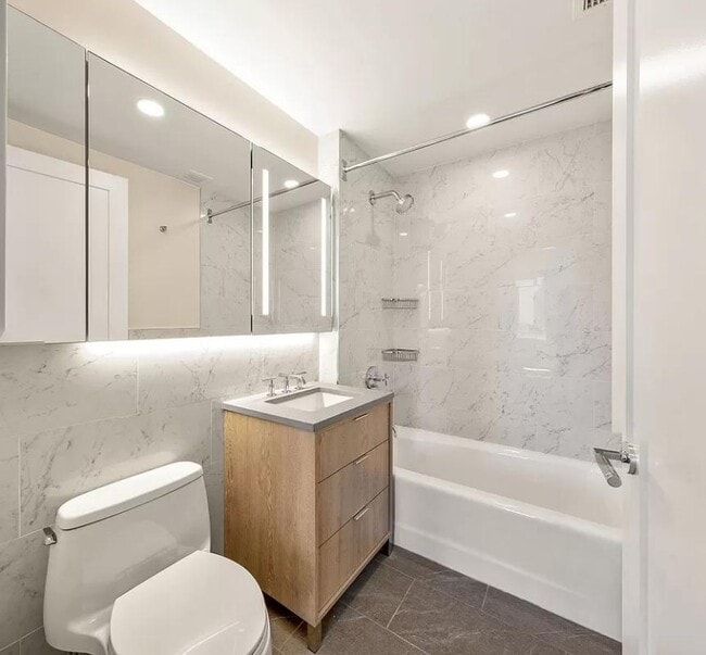 55 W 25th St Unit 1809