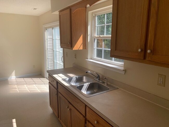 Photo - 128 Sutton Dr