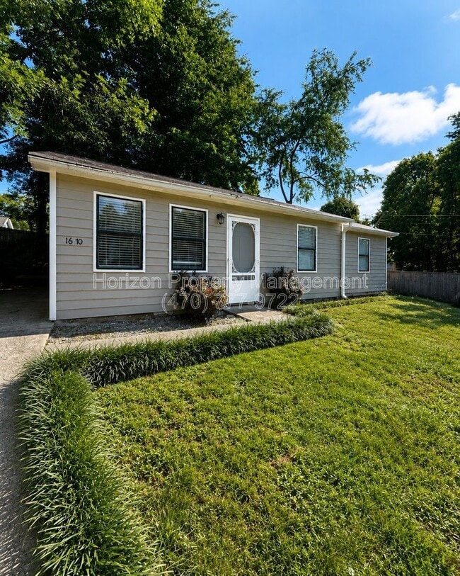 Building Photo - 1670 Lakeside Trail