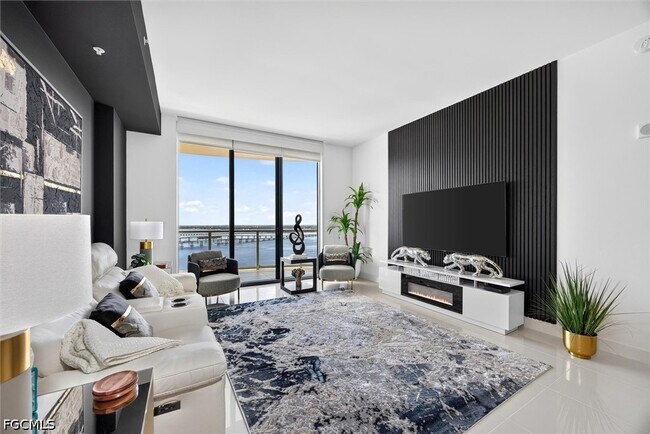 3000 Oasis Grand Blvd Unit MPH3