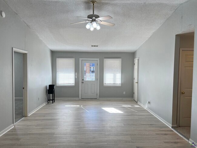 Photo - 2268 Unaliyi Trail