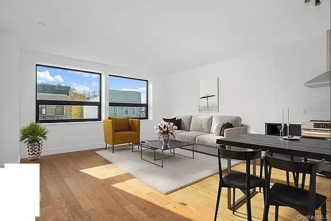 Building Photo - 499 Evergreen Ave Unit 2A