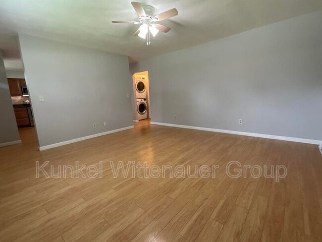 Photo - 304 S Hilgard St