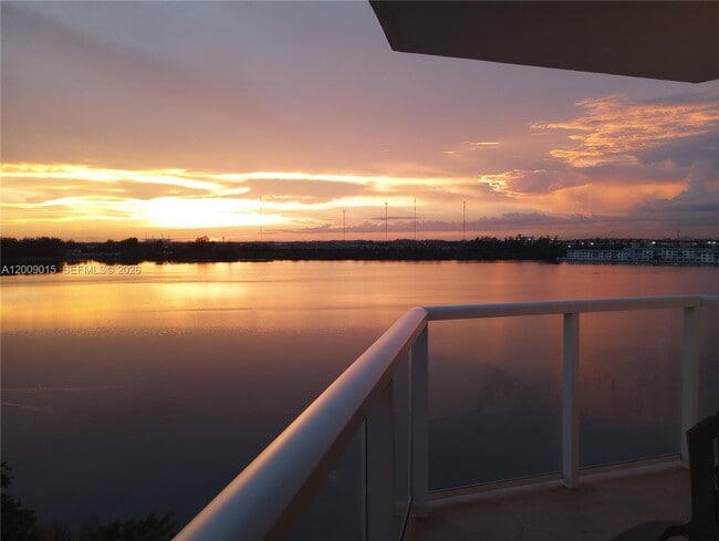 Building Photo - 1301 NE Miami Gardens Dr Unit 726W