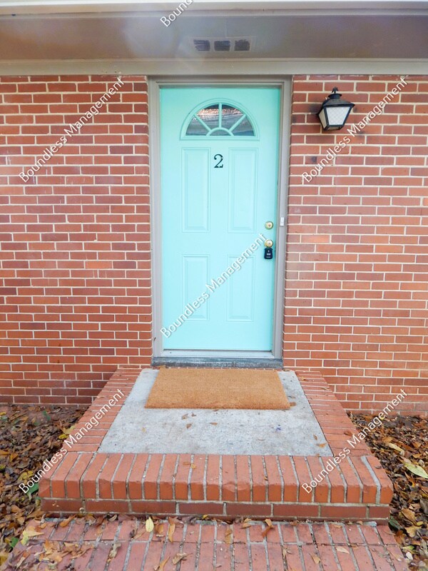 Photo - 2476 Maple St Unit B