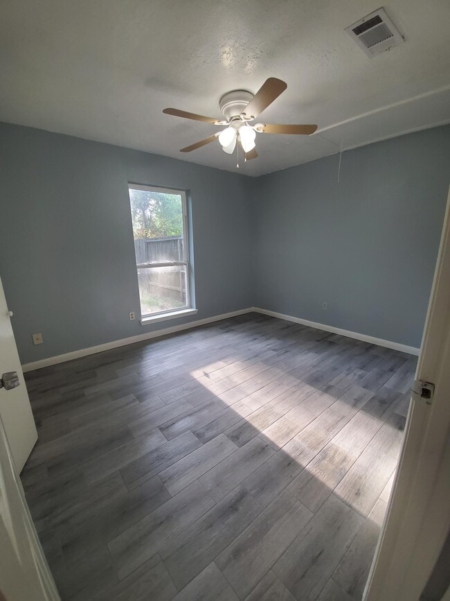 Photo - 1203 N Pacific St