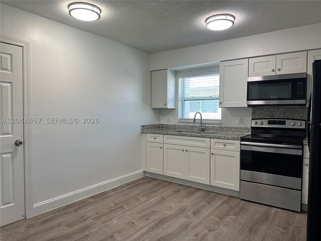 Photo - 2401 NW 9th Terrace Unit 3