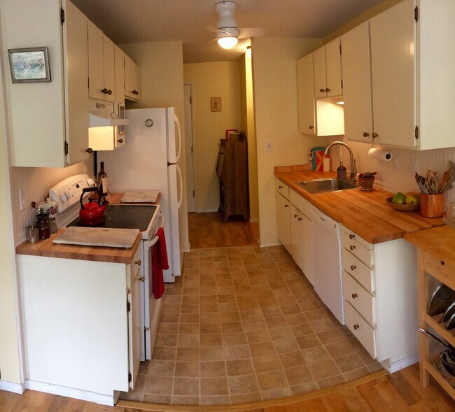 Photo - Beautiful Sand Point Condo with Pool & Garage Parking Unit A302