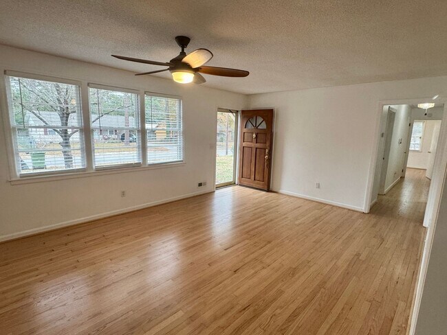 Photo - 2522 Stonehenge Dr