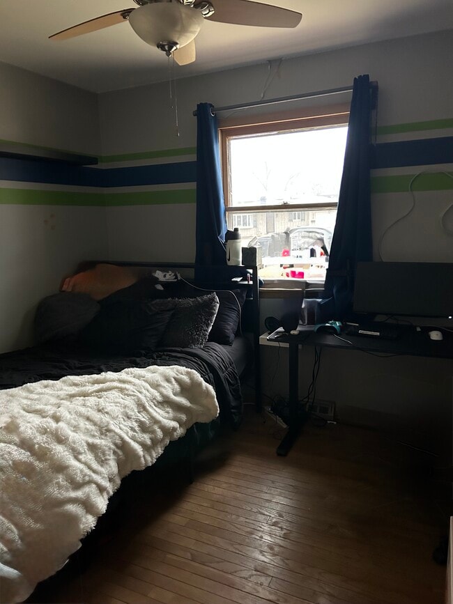 Photo - 2010 Richard St