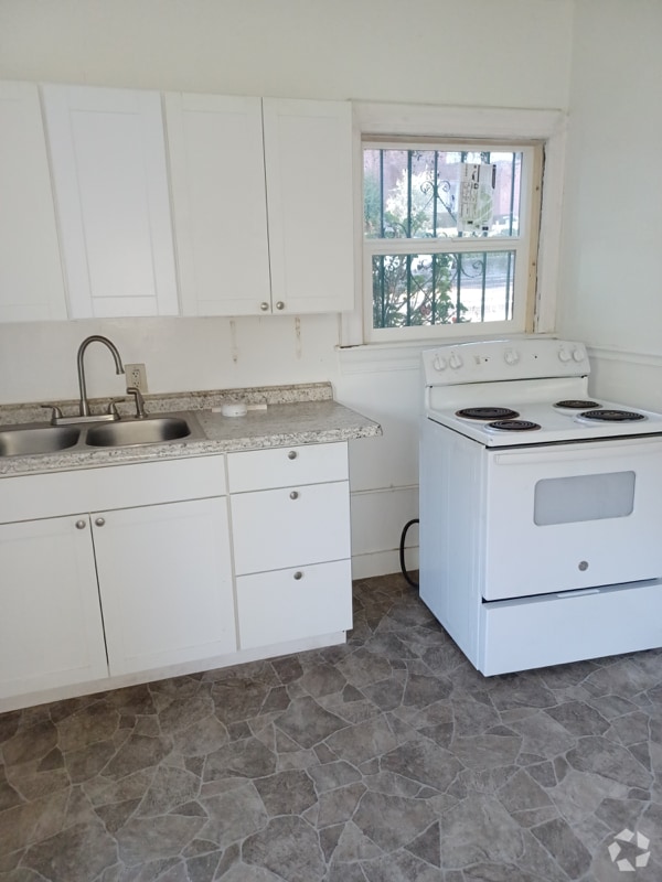 Building Photo - 914 Sacramento St Unit A Rental