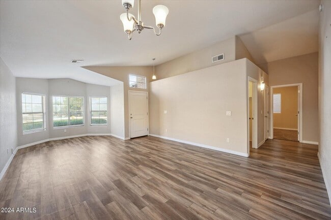 Photo - 1632 E Saratoga St