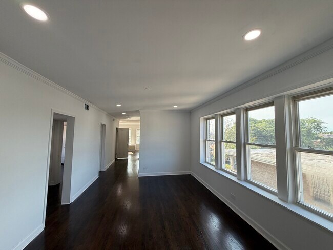 Photo - 8041 Kilpatrick Ave