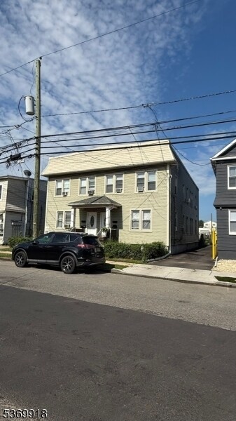 Building Photo - 633 Maple Ave Unit 633 Rental