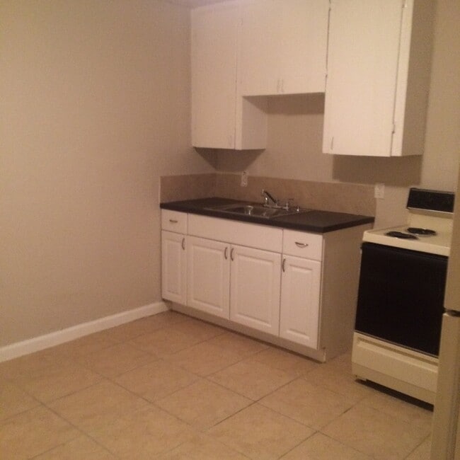 Photo - 3717 Tuam St