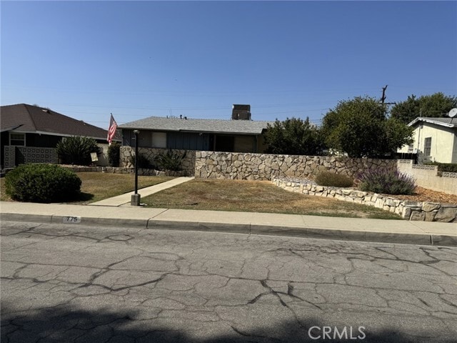 Photo - 775 N Tulare Way